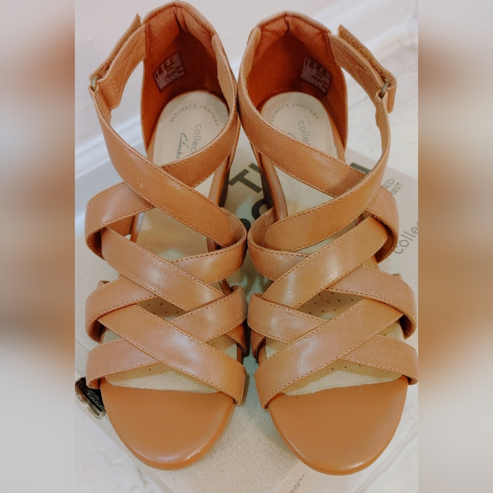 Clarks Lorene Pop Tan Leather